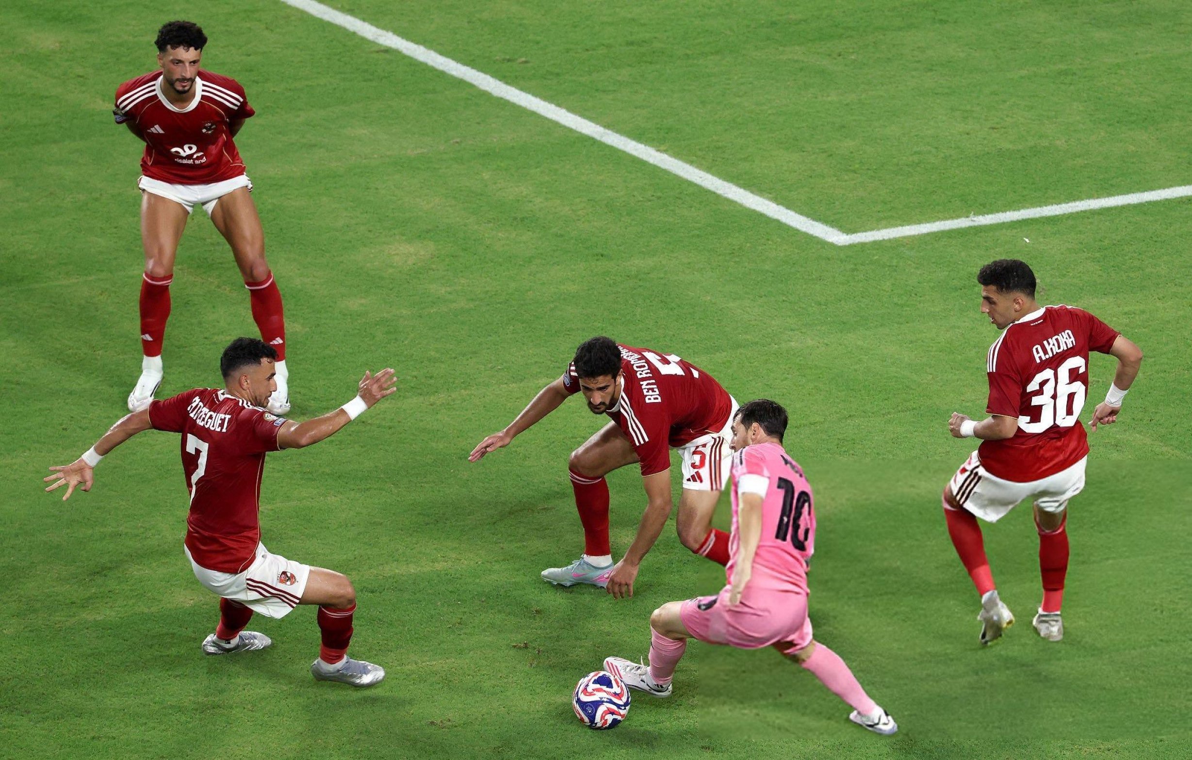  德甲赛程吃紧；迈阿密热火关键时刻伤情更新；气氛紧张；身体对抗强度拉满